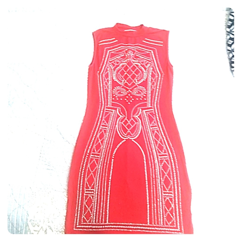 A cocktail/party/formal dress